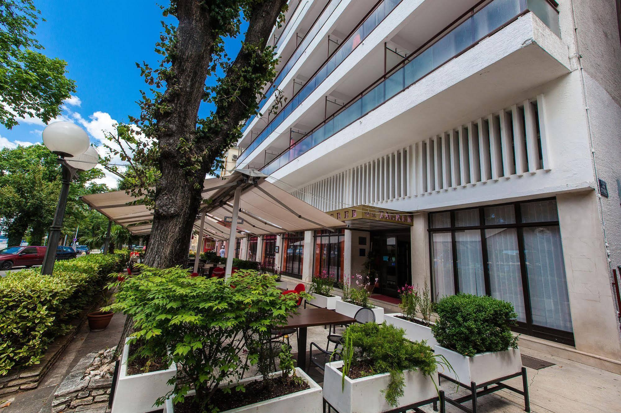 Hotel Zagreb Crikvenica Exterior photo