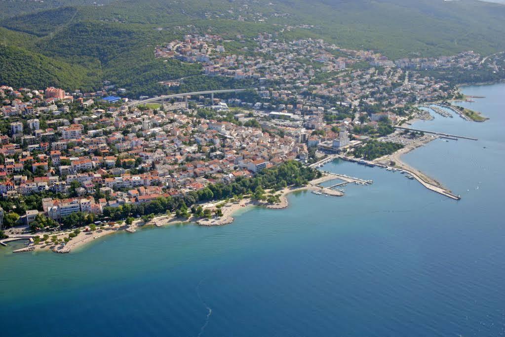 Hotel Zagreb Crikvenica Exterior photo