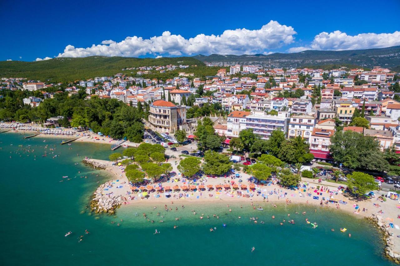 Hotel Zagreb Crikvenica Exterior photo